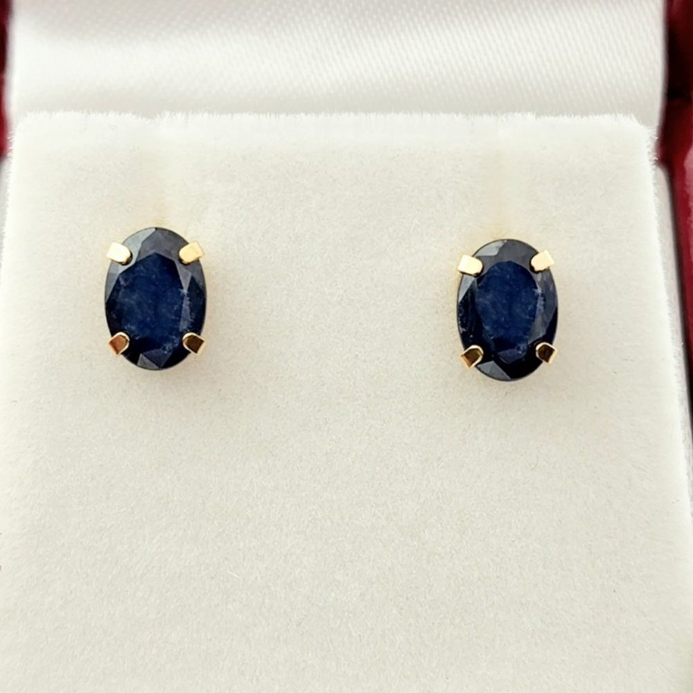 14K Yellow Gold Natural Blue Sapphire 7x5mm Stud Earrings
